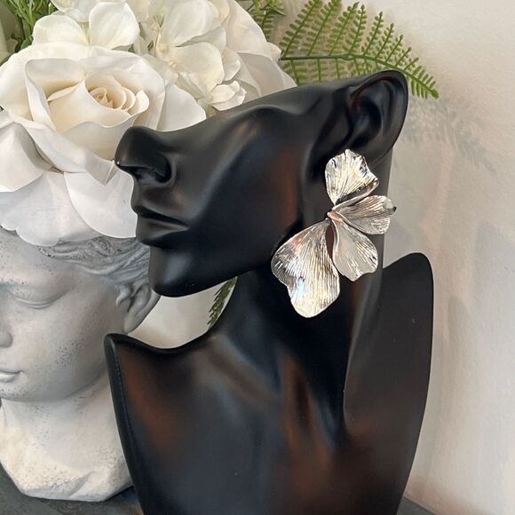 Silver Plated Ginkgo Statement Earrings-sculptural Floral design - Picture 8 of 11